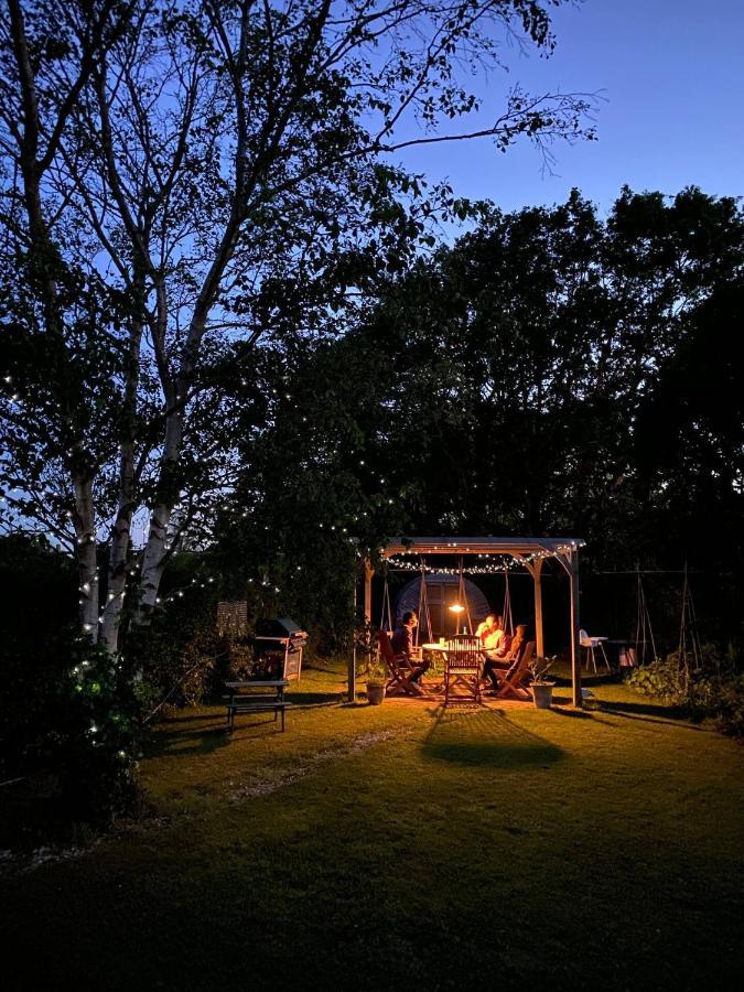 Отель Secret Garden Glamping Лимингтон Экстерьер фото